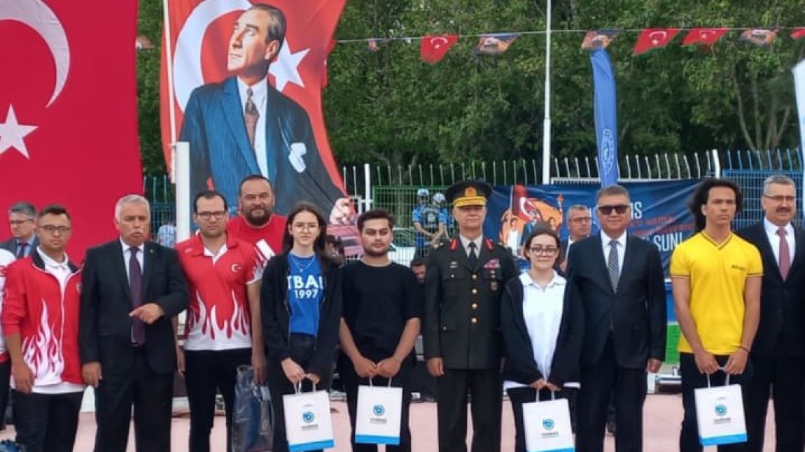 19 Mayıs Atatürk'ü Anma ve Gençlik Bayramı Kapsamında Gerçekleştirilen Resim Yarışmasında İl Birinciliği
